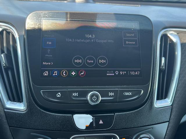 Photo of 2021 Summit White Chevrolet Malibu