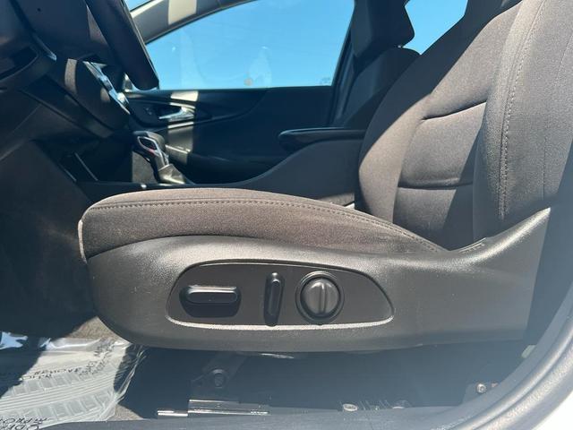 Photo of 2021 Summit White Chevrolet Malibu