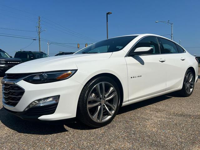 Photo of 2021 Summit White Chevrolet Malibu