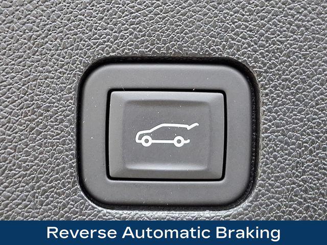 Photo of 2025 Argent Silver Metallic Cadillac XT6