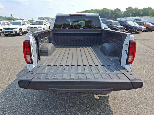 Photo of 2022 Summit White GMC Sierra 1500