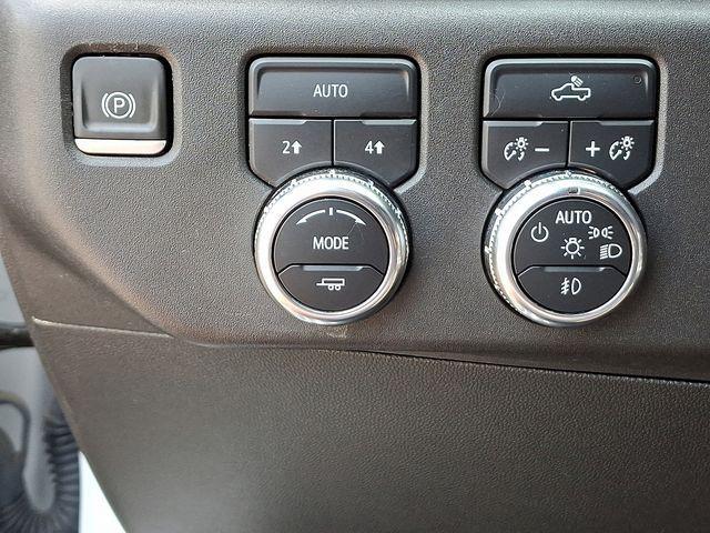 Photo of 2022 Summit White GMC Sierra 1500