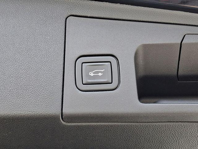 Photo of 2021 Stellar Black Metallic Cadillac XT5