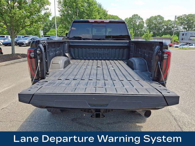 Photo of 2024 Onyx Black GMC Sierra 2500