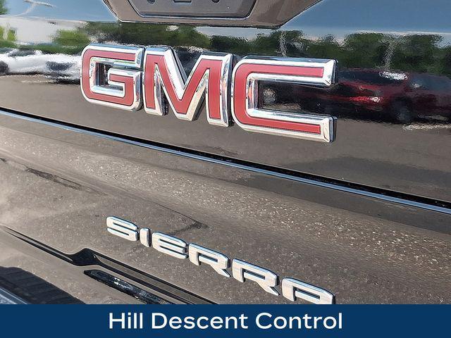Photo of 2024 Onyx Black GMC Sierra 2500