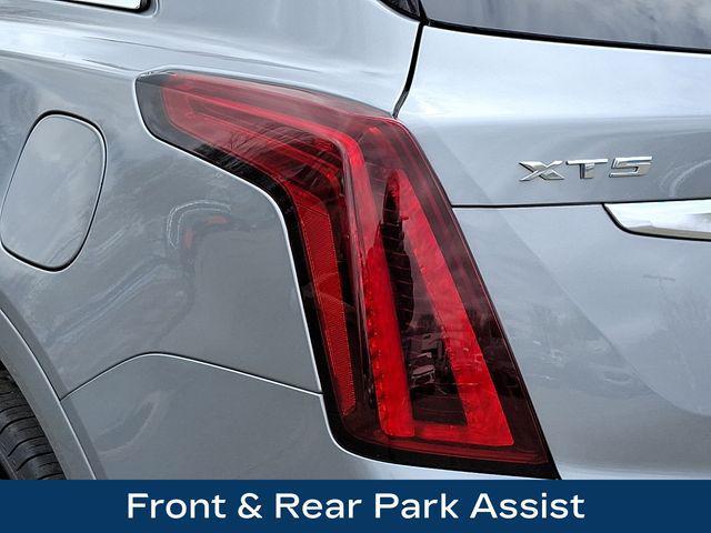 Photo of 2024 Argent Silver Metallic Cadillac XT5