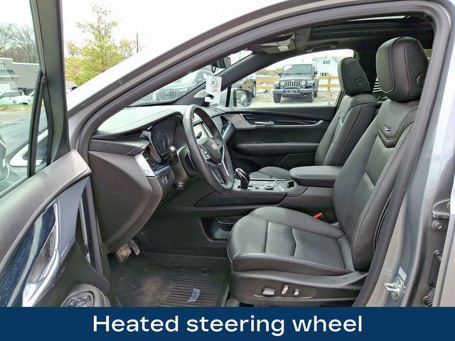 Photo of 2024 Argent Silver Metallic Cadillac XT5