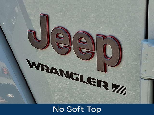Photo of 2024 Earl Clearcoat Jeep Wrangler