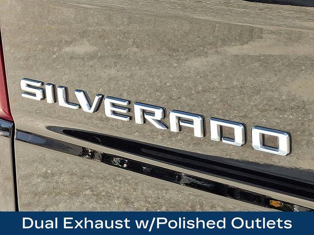 Photo of 2022 Black Chevrolet Silverado 1500