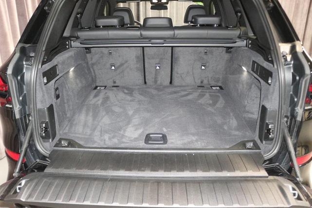Photo of 2025 Black Sapphire Metallic BMW X5