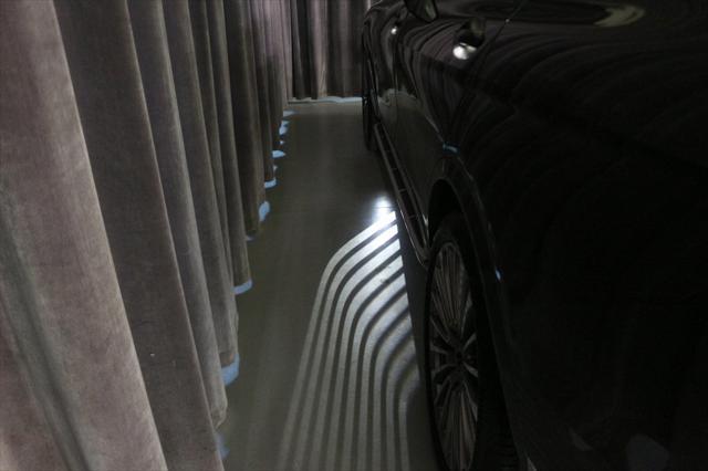 Photo of 2022 Manhattan Green Metallic BMW X7