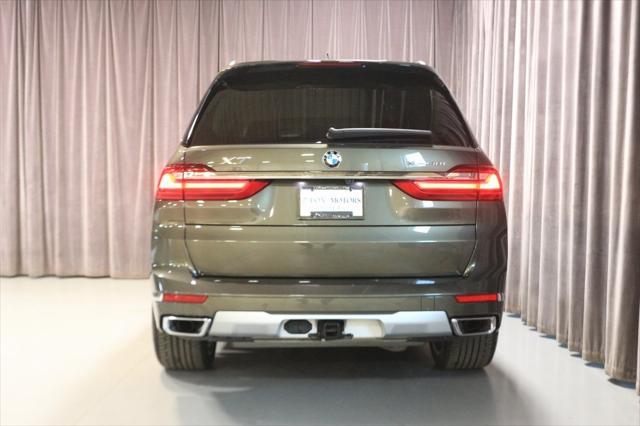 Photo of 2022 Manhattan Green Metallic BMW X7