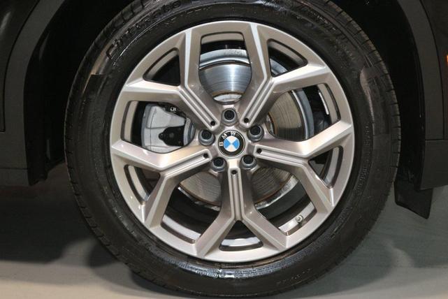 Photo of 2022 Jet Black BMW X3