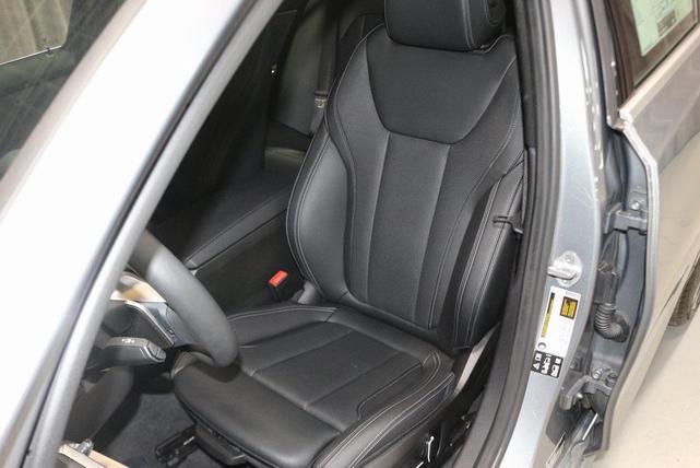 Photo of 2025 Skyscraper Grey Metallic BMW 330