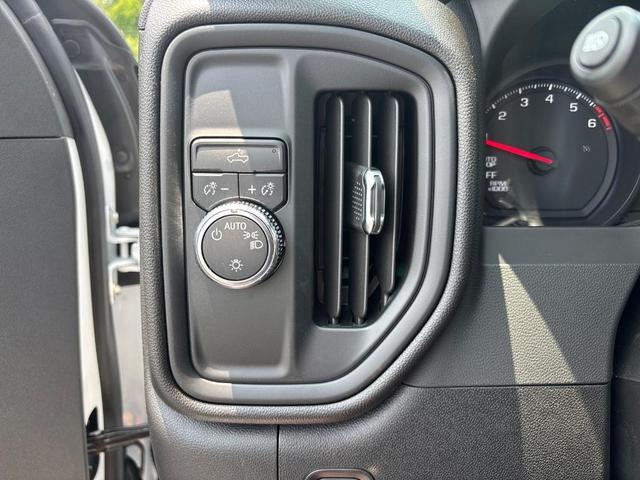Photo of 2025 Summit White GMC Sierra 1500