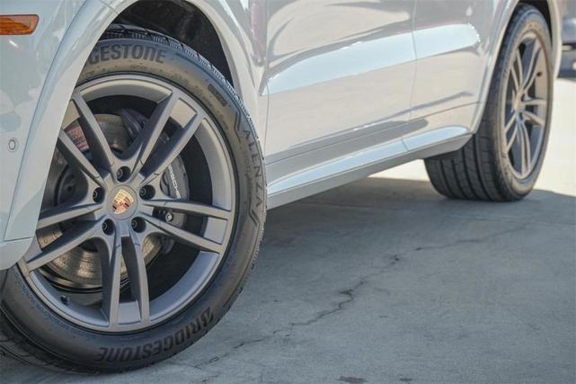 Photo of 2025 White Porsche Cayenne