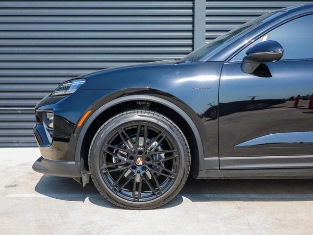 Photo of 2025 Black Porsche Macan