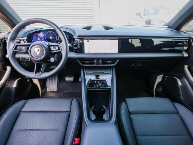Photo of 2025 Black Porsche Macan