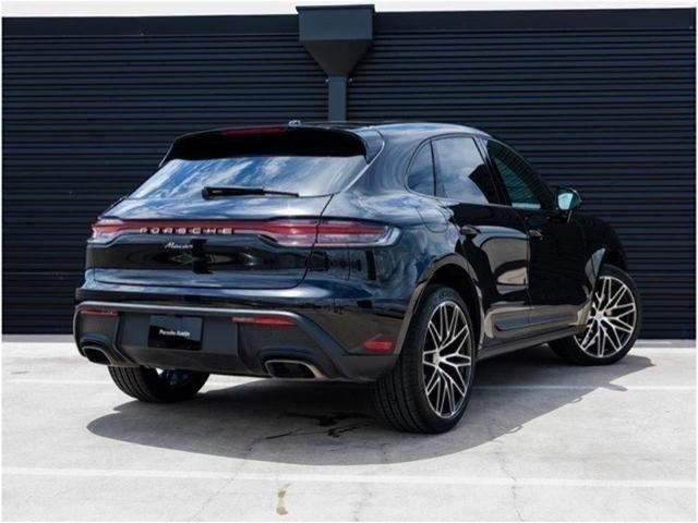 Photo of 2025 Jet Black Metallic Porsche Macan