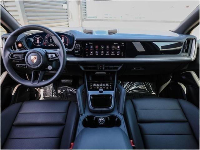 Photo of 2025 Dolomite Gray Porsche Cayenne