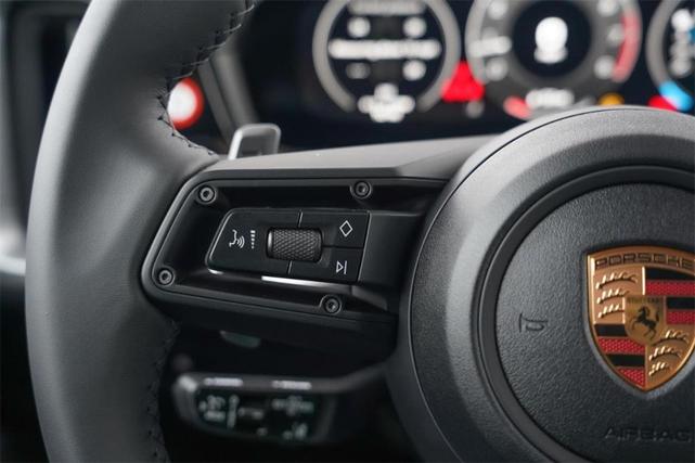 Photo of 2025 Arctic Grey Porsche Cayenne
