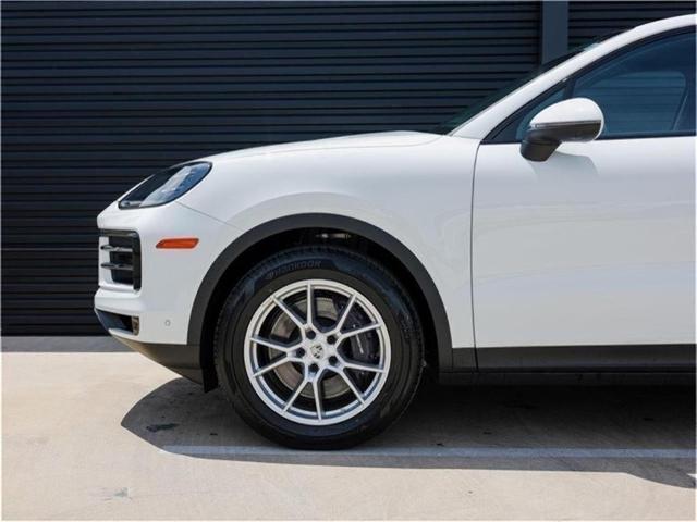Photo of 2025 White Porsche Cayenne