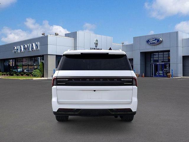 Photo of 2025 White Metallic Lincoln Navigator L