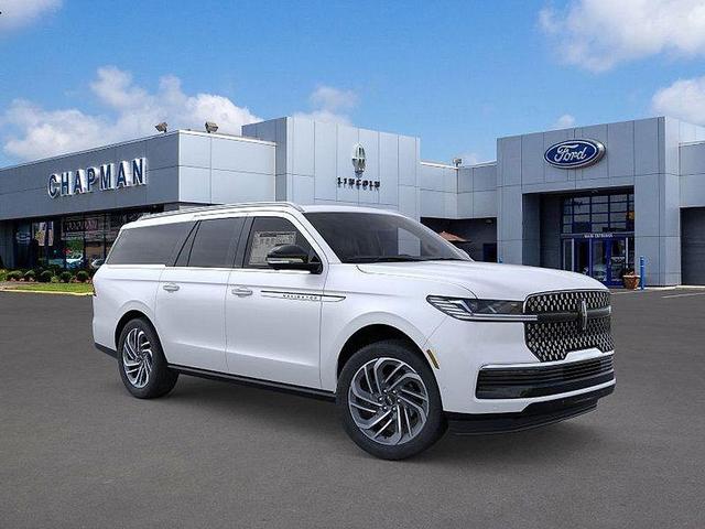 Photo of 2025 White Metallic Lincoln Navigator L