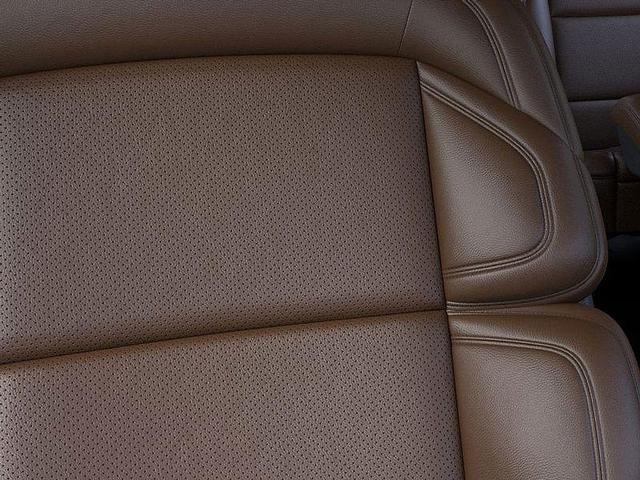 Photo of 2025 White Metallic Lincoln Navigator L