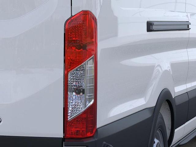 Photo of 2025 Oxford White Ford Transit-350