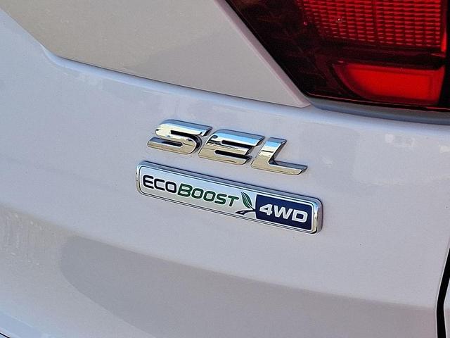 Photo of 2019 White Platinum Ford Escape
