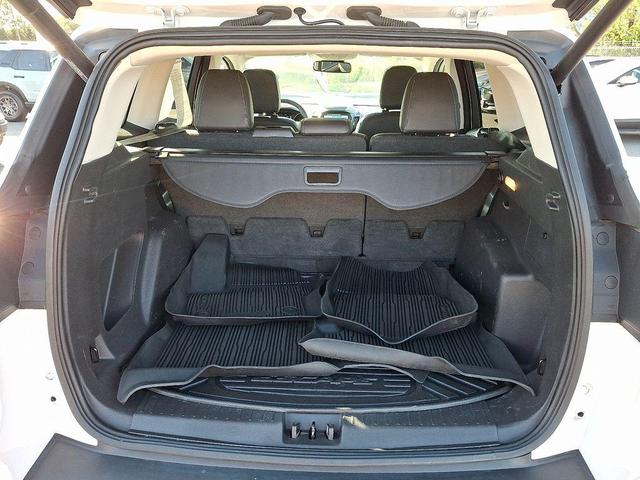 Photo of 2019 White Platinum Ford Escape
