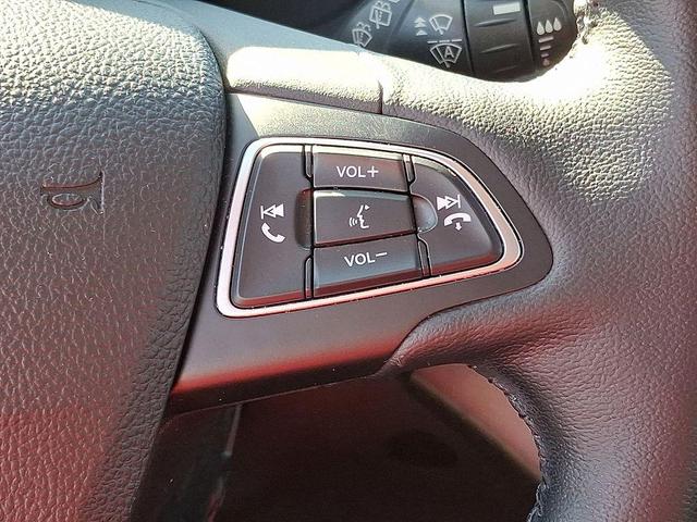 Photo of 2019 White Platinum Ford Escape