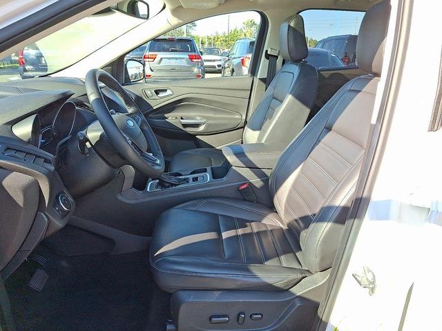 Photo of 2019 White Platinum Ford Escape