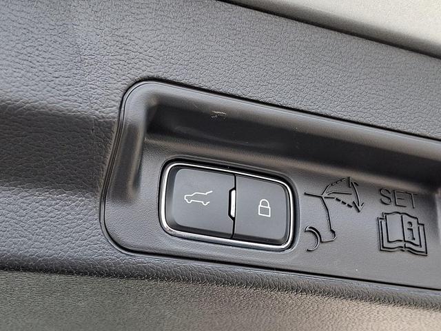 Photo of 2025 Silver Metallic Ford Explorer