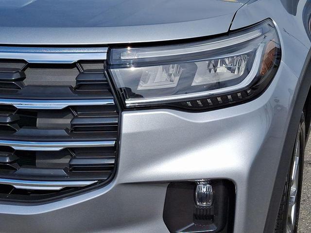 Photo of 2025 Silver Metallic Ford Explorer