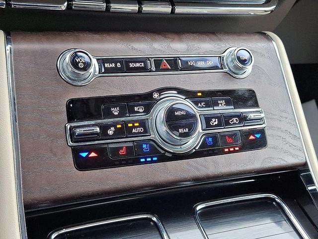 Photo of 2022 Flight Blue Lincoln Aviator