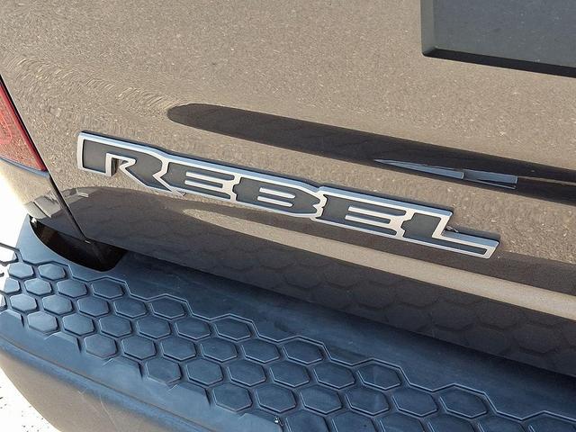 Photo of 2016 Granite Crystal Clearcoat Metallic RAM 1500