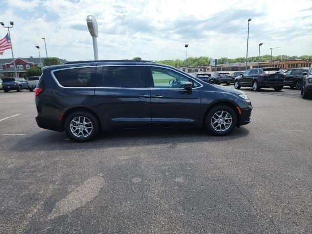 Photo of 2021 Maximum Steel Metallic Chrysler Pacifica