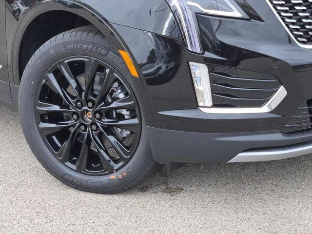 Photo of 2025 Stellar Black Metallic Cadillac XT5