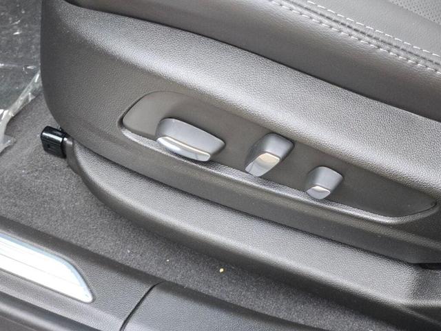 Photo of 2025 Stellar Black Metallic Cadillac XT5