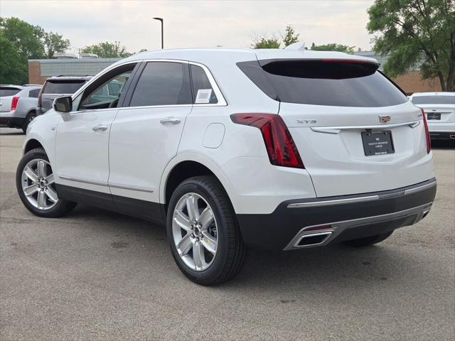 Photo of 2025 Crystal White Tricoat Cadillac XT5