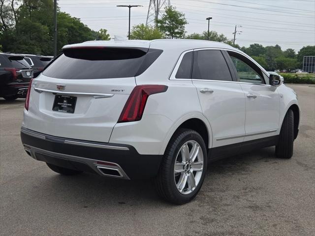 Photo of 2025 Crystal White Tricoat Cadillac XT5