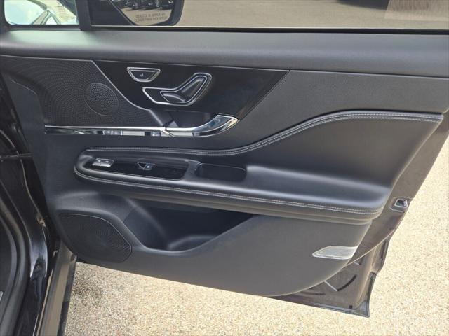 Photo of 2023 Infinite Black Metallic Clearcoat Lincoln Corsair