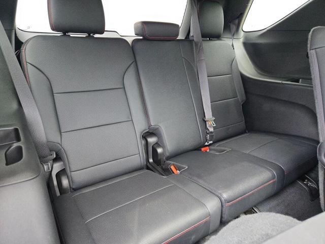 Photo of 2024 Mosaic Black Metallic Chevrolet Traverse