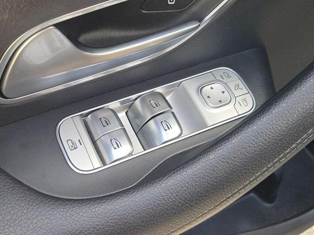 Photo of 2022 Black Mercedes-Benz GLE 350