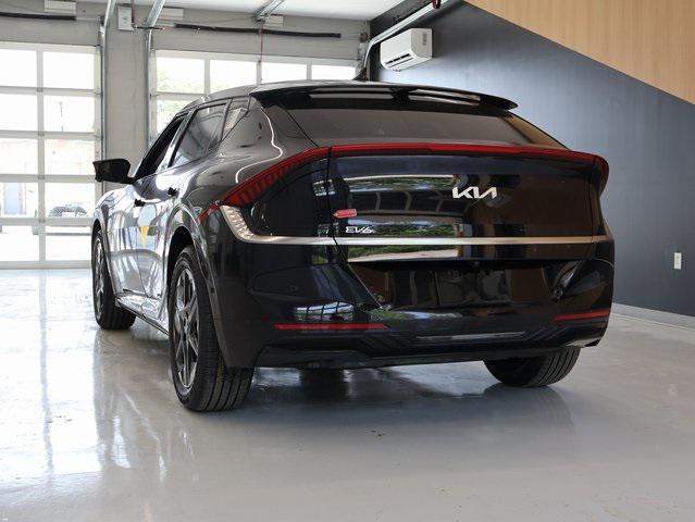 Photo of 2025 Ebony Kia EV6