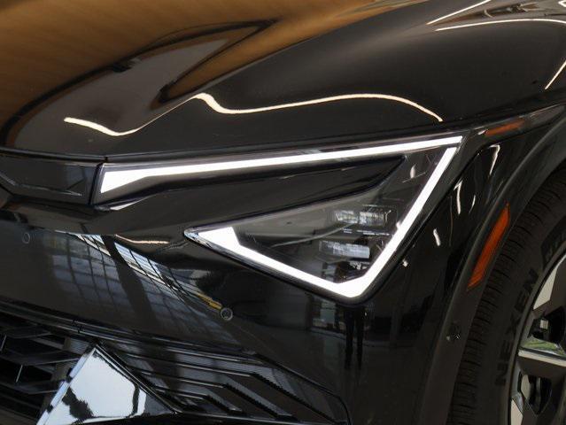 Photo of 2025 Ebony Kia EV6