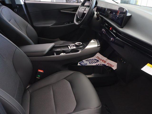 Photo of 2025 Glacier White Pearl Kia EV6
