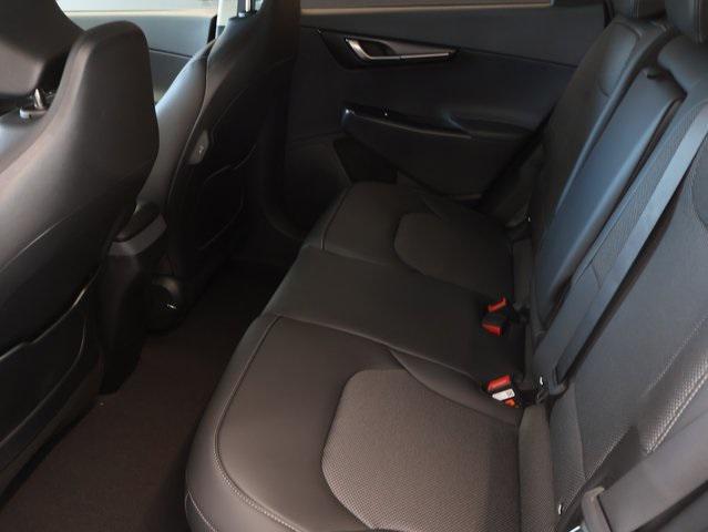 Photo of 2025 Glacier White Pearl Kia EV6
